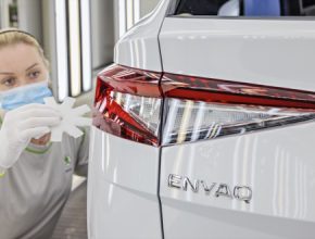Navzdory přerušení výroby během první vlny pandemie koronaviru v Evropě v březnu a dubnu 2020, vyrobila Škoda Auto v České republice 753 013 vozů.