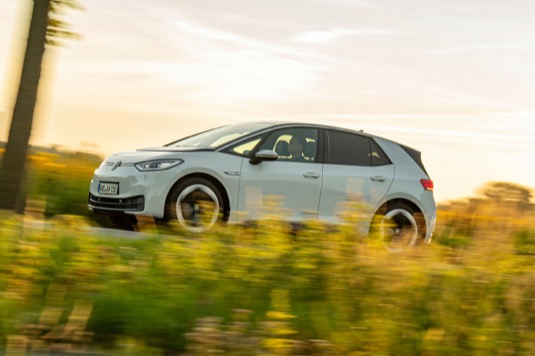 auto elektromobil Volkswagen ID.3
