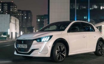 auto elektromobil Peugeot e-2008