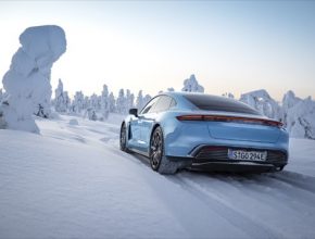 auto elektromobil Porsche Taycan 4S