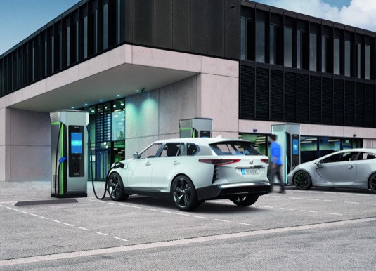 Nová nabíjecí stanice Siemens Sicharge D nabídne výkon až 300 kW při napětí 1000 V. Bude umět také automatické přidělení a změnu dobíjecího výkonu.
