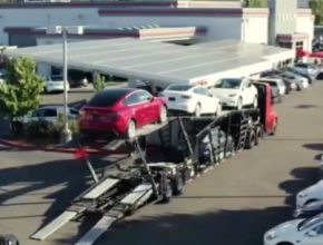 auto elektromobily Tesla Model Y, Model 3 rozvoz