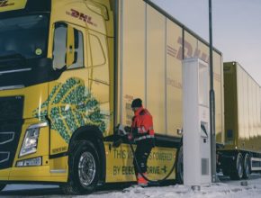 DHL Freight, jeden z předních poskytovatelů dálkové nákladní přepravy v Evropě, a společnost Volvo Trucks uzavřela partnerství, aby urychlily zavádění elektrických nákladních vozidel určených pro regionální přepravu v Evropě.