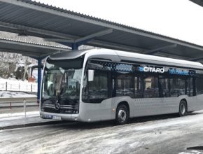 Dopravní uskupení ICOM transport a.s. provozuje 800 autobusů, 300 souprav nákladních vozidel a zaměstnává 1800 zaměstnanců.