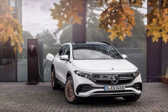 auto elektromobil Mercedes-Benz EQA
