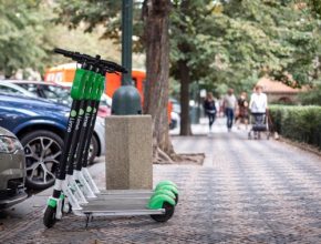Vedle služby UberX, která do Brna dorazila v létě minulého roku, tak mohou Brňané využít další způsob, jak se především na kratší vzdálenosti pohybovat rychle, pohodlně a ekologicky.