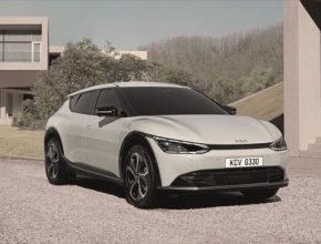 Elektromobil Kia EV6 nabídne prostorný design interiéru díky první podvozkové platformě Kia vyhrazené pro elektromobily (E-GMP)