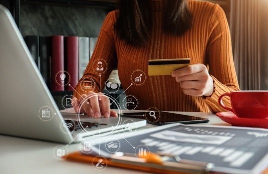 Fidoo přichází s on-line aplikací a předplacenými platebními kartami.