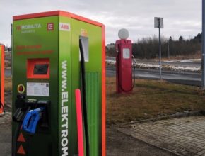 auto nabíjecí stanice pro elektromobily