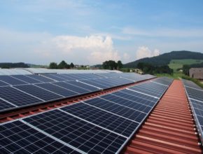 Praha střešní solární elektrárna fotovoltaika