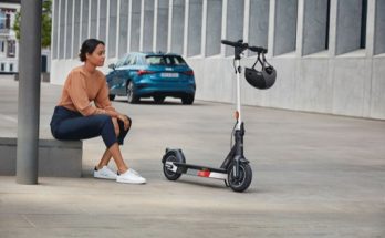Elektrokoloběžka Audi eScooter nabízí ssvědčený pohon Segway s výkonem 350 W a dojezdem 65 km.