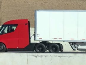 auto elektromobil Tesla Semi elektrický tahač truck