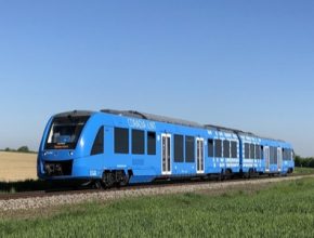 Prvních 14 souprav od společnosti Alstom bude jezdit pod vlajkou dopravce EVB na 123 kilometrů dlouhé trati mezi dolnosaskými městy Cuxhaven a Bremerhaven.