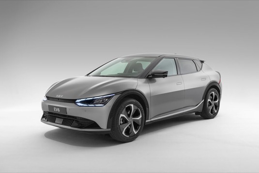 Elektrický crossover EV6, který oslavil světovou premiéru na konci března, se může chlubit dojezdem až 510 km.
