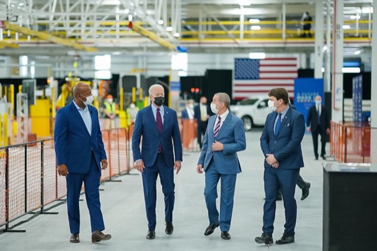 auto Joe Biden americký prezident Ford