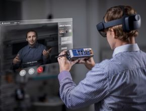 Brýle s rozšířenou realitou promítají hologramy technických příruček a kontrolních seznamů technikům přímo do jejich zorného pole