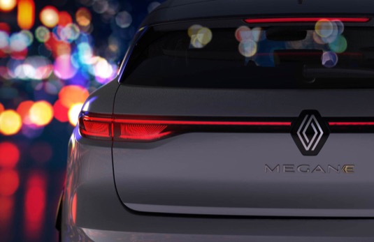 S Re-Factory, prvním evropským centrem cirkulární ekonomiky, přechází Renault na udržitelnější a odpovědnější model tak, že bude renovovat a recyklovat až 120 000 vozidel ročně (včetně elektromobilů).
