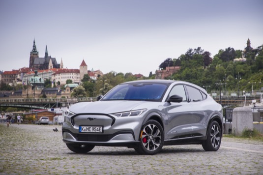 auto elektromobil Ford Mustang Mach-E