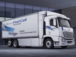 Nákladní Hyundai XCIENT Fuel Cell 2021 přichází s odvážným designem masky chladiče a vylepšenými provozními vlastnostmi