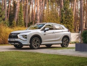 auto plug-in hybrid Mitsubishi Eclipse Cross PHEV