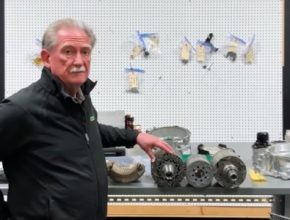 Sandy Munro s elektrický pohonem elektromobilu Volkswagen ID.4