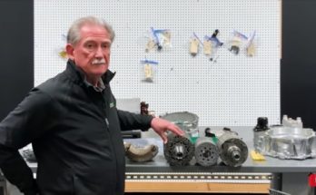 Sandy Munro s elektrický pohonem elektromobilu Volkswagen ID.4