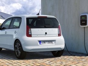 Svaz dovozců automobilů (SDA) sdružuje zastoupení sedmi desítek výrobců automobilů, autobusů a motocyklů na českém trhu.