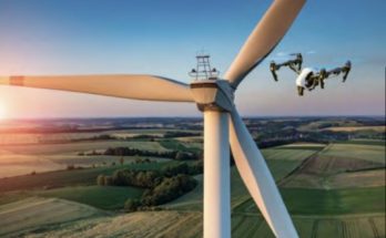 Drony pomáhají i v případě alternativních energetických zdrojů – kontrolují stav solárních panelů a lopatek větrných elektráren.