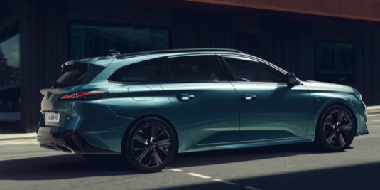 Nový Peugeot 308 SW dorazí na český trh na začátku roku 2022. Nabídne objem zavazadelníku od 608 až po 1634 l (při plně sklopené zadní lavici).