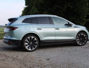auto elektromobil Škoda Enyaq iV test