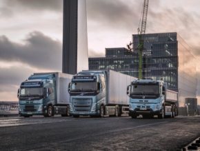 Společnost Volvo Trucks je se svými nedávno představenými vozidly Volvo FH, FM a FMX Electric plně připravena katalyzovat rychlý přechod k udržitelnější přepravě a zásadní rozmach elektrifikace těžké nákladní přepravy.