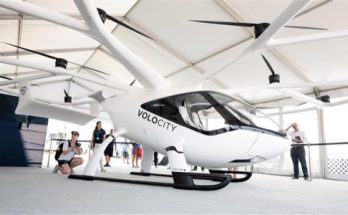 Plně elektrické eVTOL letecké taxi Volocopter se poprvé nedávno představilo na letecké show AirVenture 2021 ve státě Wisconsin.