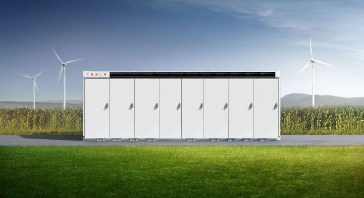 Tesla Megapack představuje energetické řešení na klíč. Stačí jej dovézt na místo a připojit. I převoz je snadný, protože má standardizované kontejnerové rozměry. foto: Tesla