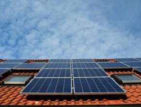 solární elektrárna na střeše střešní
