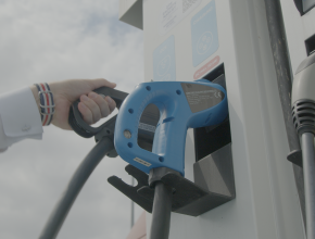 konektor nabíjecí stanice pro elektromobily MOL