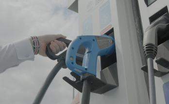 konektor nabíjecí stanice pro elektromobily MOL