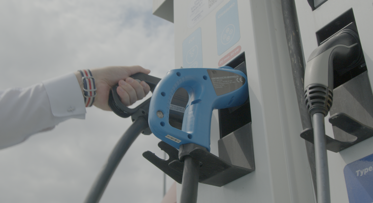 konektor nabíjecí stanice pro elektromobily MOL