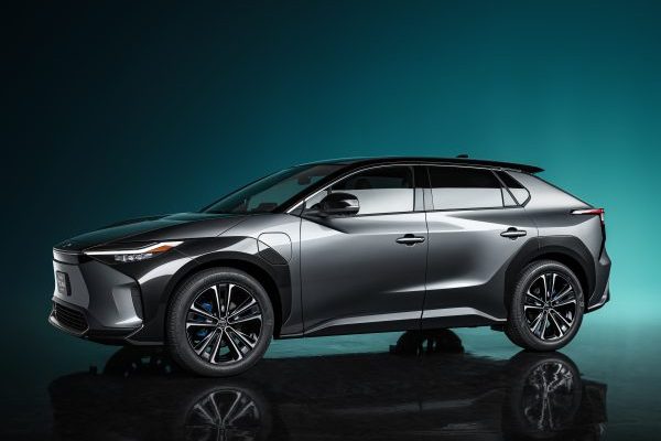 Toyota bZ4X elektromobil koncept