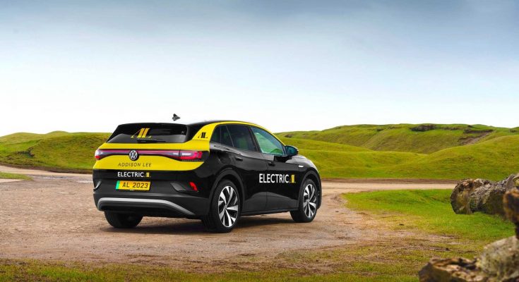 Elektromobil Volkswagen ID.4 poslouží nově jako vůz taxi britské londýnské společnosti Addisson Lee. foto: Addison Lee
